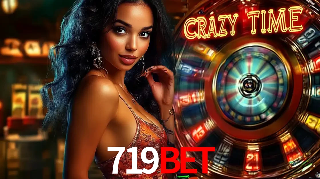 Mulher elegante ao lado da vibrante roda da fortuna do jogo de cassino ao vivo Crazy Time, um dos game shows mais populares e cheios de prêmios do 719BET.